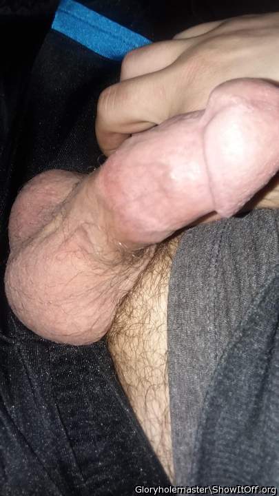 Photo of a third leg from gloryholemaster