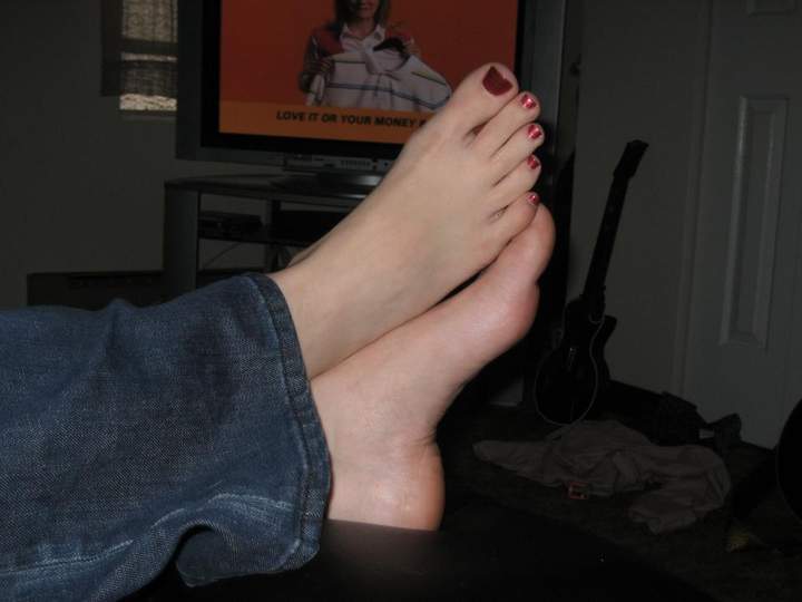 relaxing toes
