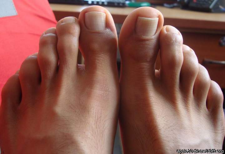 Beautiful toes and pedicure !! 