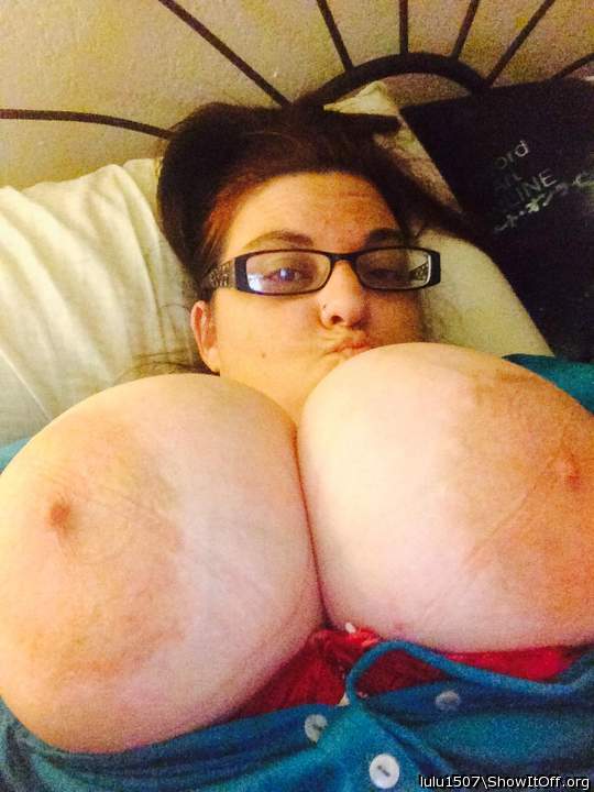 Massive juicy tits  