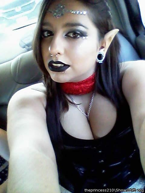 What an sexy elf hehe or yea