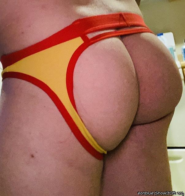 SPECTACULAR HOT SEXY JOCK-STRAPPED ASS    