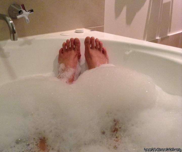 Oh my! What perfect toes! A true Goddess...