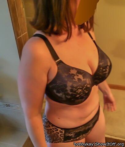 Got some new fitted bras and undies.  Look ok?