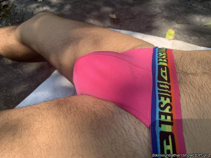Photo of a stiffie from Bikinisunbather