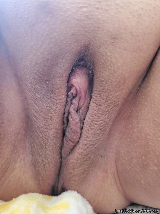 Mmmm id love to lick and suck on your pussy