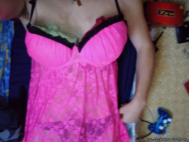 Lift my sexy night gown and have ur way with me