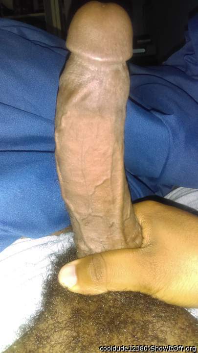Nice, meaty cock. I would enjoy that for sure.