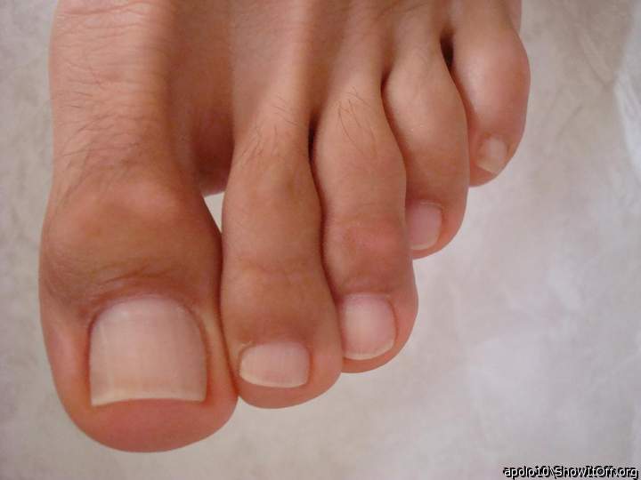 Awesome closeup of your toes !! 