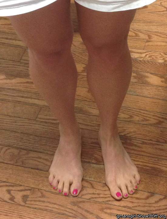 lotta requests for more closeups of my legs/feet. Here ya go!
