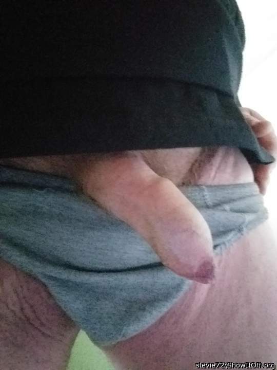 great pic of a nice dick! I love your narrow foreskin