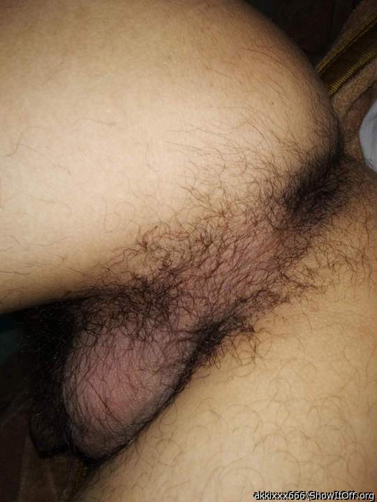 Awesome hairy ass. I want to load it.