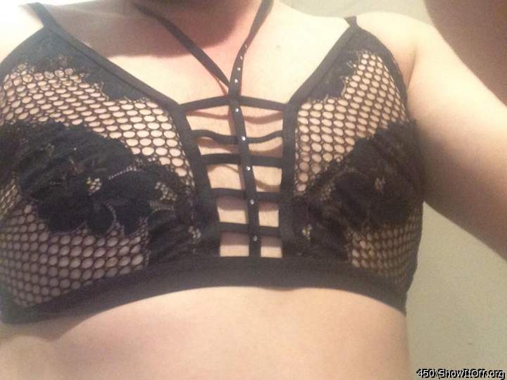 Like that sexy bra ! I have a few such as small one with ope