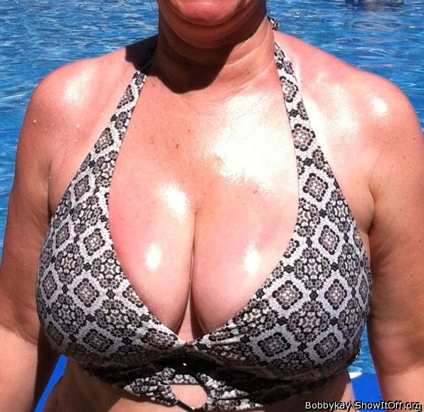 Kay oiled up at the pool :-)