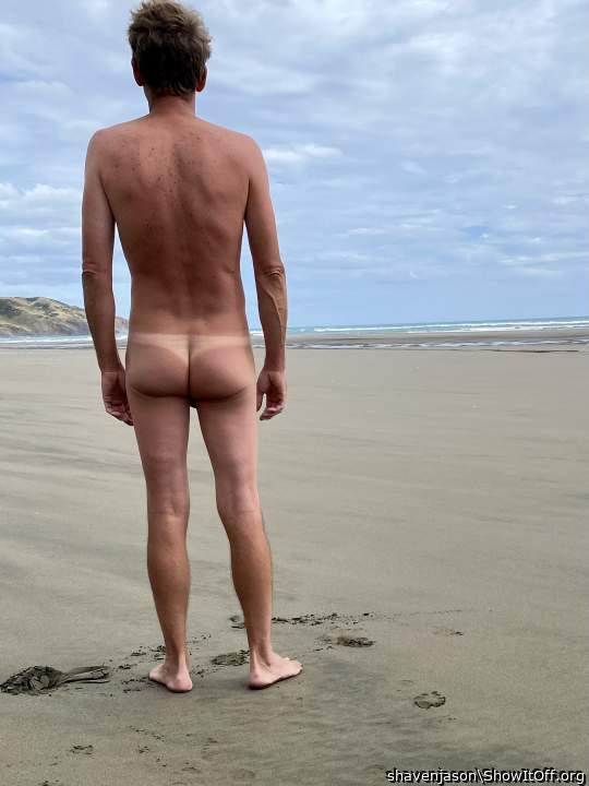 Now that is One Hot KIWI BUM. Love the Thong Tan Line.