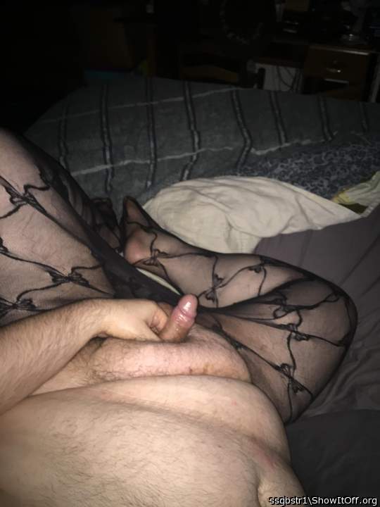 i  want  cum  over  your  belly  rivers  of  warm   spermm,.