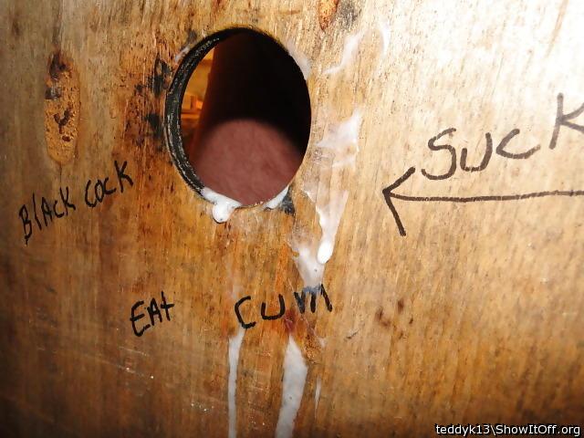 Great glory hole!  I'd like to lick it clean!