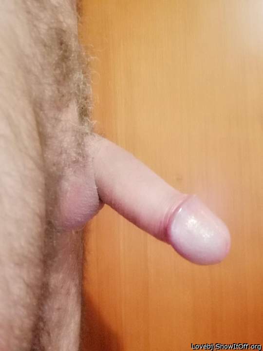 That's a beautiful dick. Love to feel your big swollen knob 