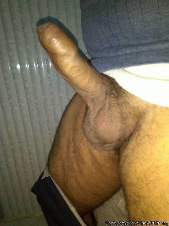 What a fat fucker of a smooth silky juicy dick. I'd slide th
