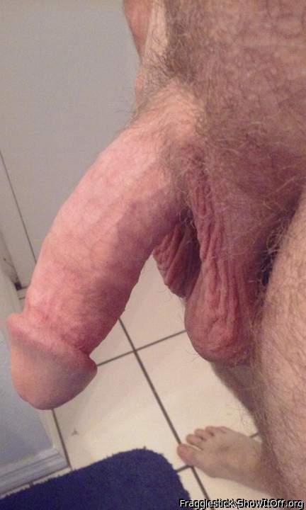 Looks like a good dick to suck!
