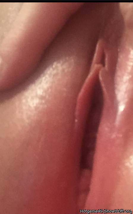 Vote for me in photo contest (Vulva Ladies inner lips)