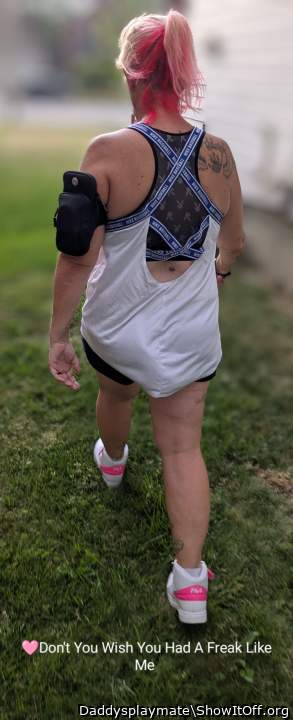 Adult image from Daddysplaymate