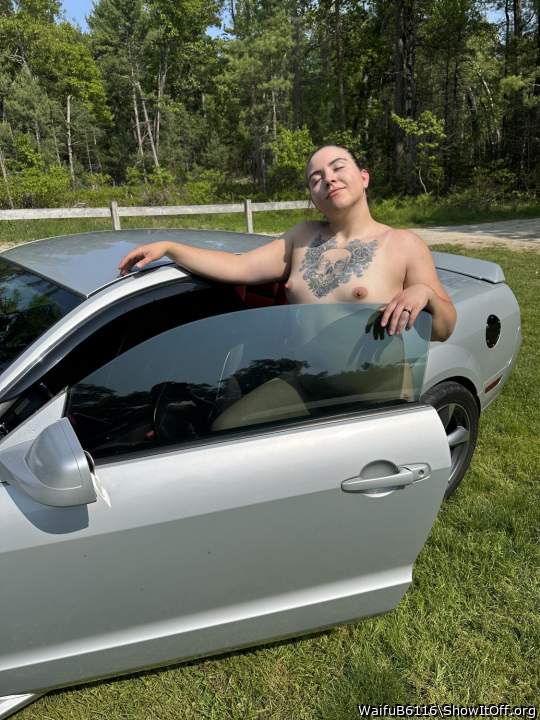 Hot 🔥 🥵 car just like the woman in it  