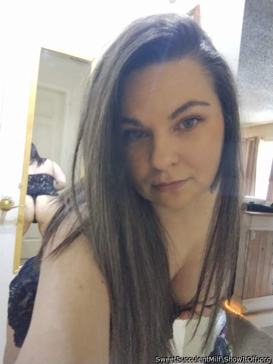 Gorgeous face and fantastic ass 😍