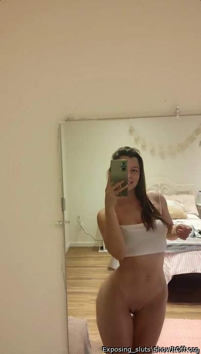 Matilde without pants