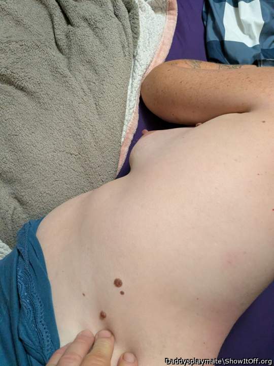 wow, nice nipple over there, very kissable and suckable  