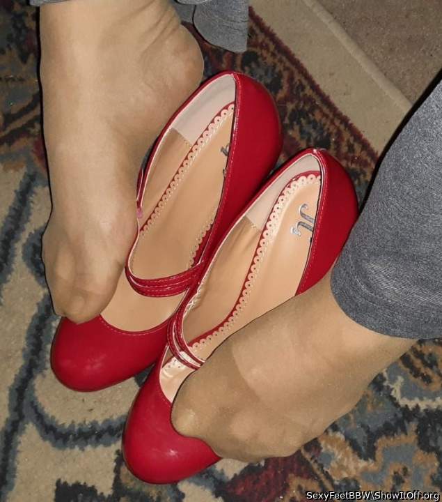 Adult image from SexyFeetBBW