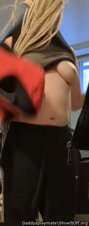 Great looking boob.  Playing with it would be a great pleasu