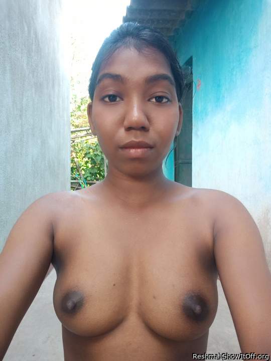 Waah tumhare doodh perfect hain aur tum bahut beautiful ho y