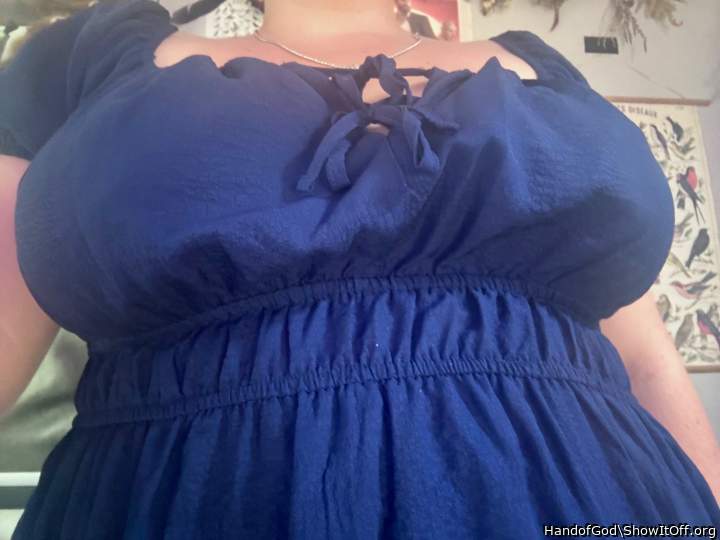 I like how this dress shapes my boobs