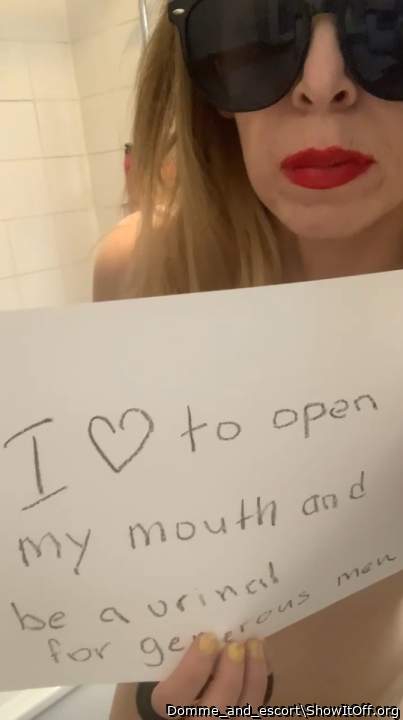 I love cash and when men pee on me