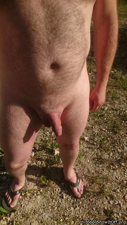 Love to be naked outside and play with you dick 