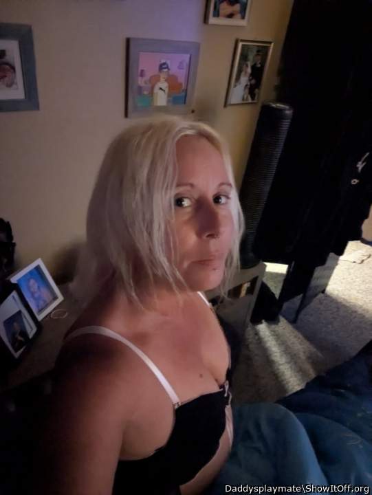 Hmmm yes please, you are really pretty and I definitely fanc