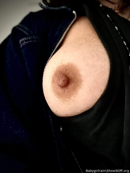 Very suckable nipple 