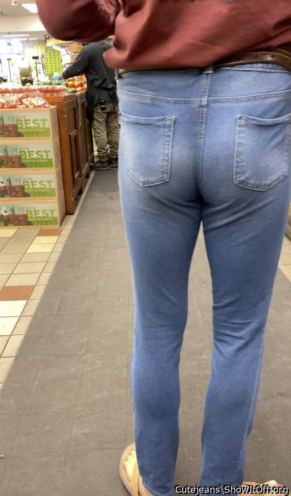 Photo of toosh from Cutejeans