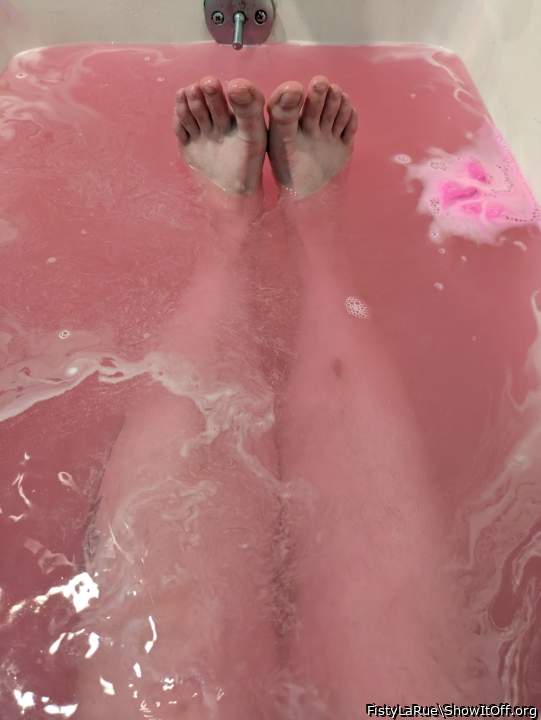 Bathtub feet