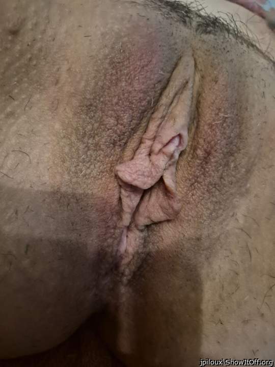 I need cum on my pussy