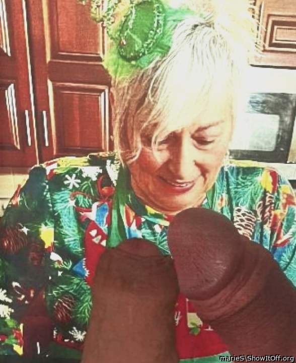 My sissy subalex joins mrpeabody for soe Christmas cheer