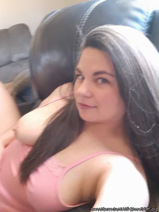 What a seductive stare 🤤