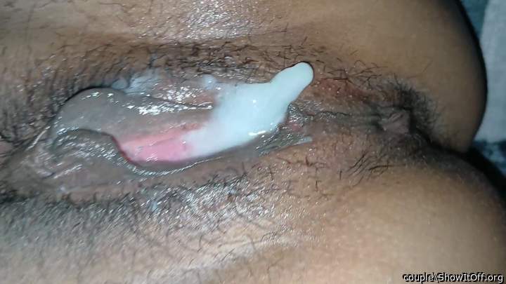 That's a nice creampie to eat. And that ass looks sweet to l