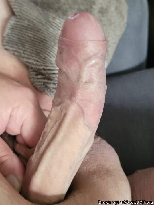 What a gorgeous veiny cock  