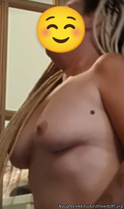 Adult image from Naughtynikkifucks