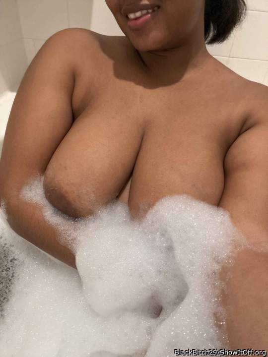 Love your hot full titties and sexy smile 