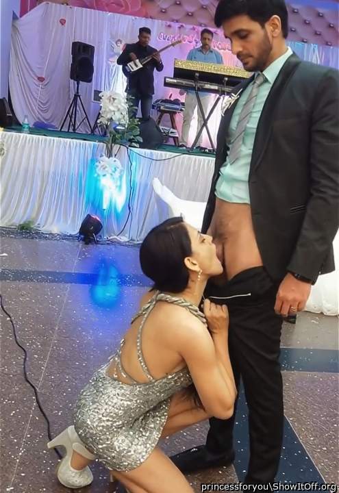 Wife's sister blowjob in the middle of the dance floor