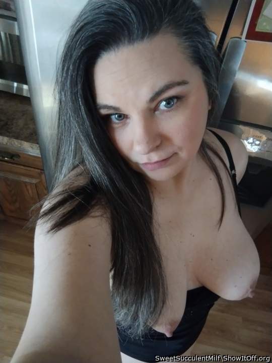 such stunning beauty, awesome tits too