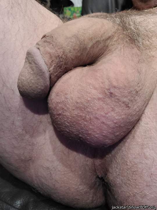 MMMMMMMMMMM nice close-up of such a beautiful cock    